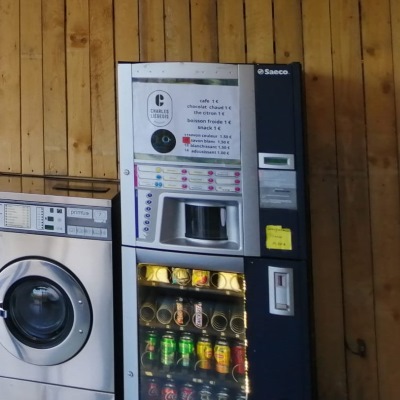 Distributeur de boissons froides, cafés et thés du lavoir Laundry Quality de Trooz